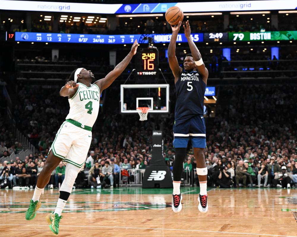 目不转睛地 目不转睛地